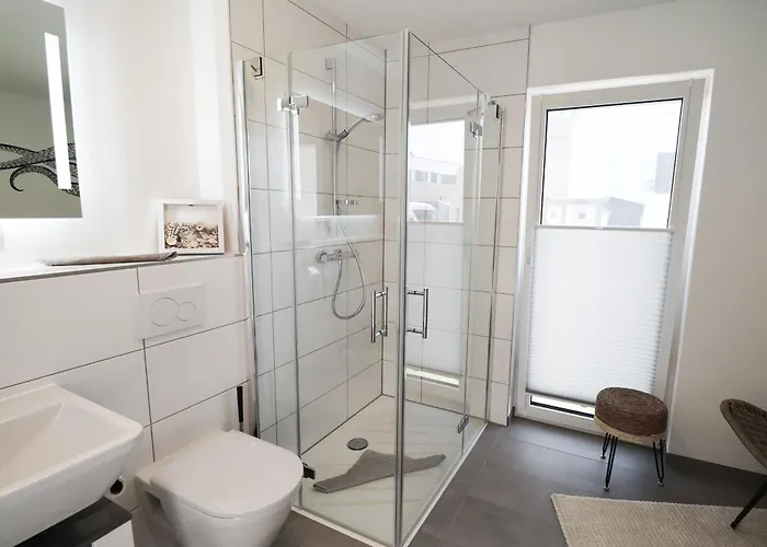 Goeoeskieker-ebenerdige Mit 2 Schlafzimmern Und Grosser Trrasse Apartman *